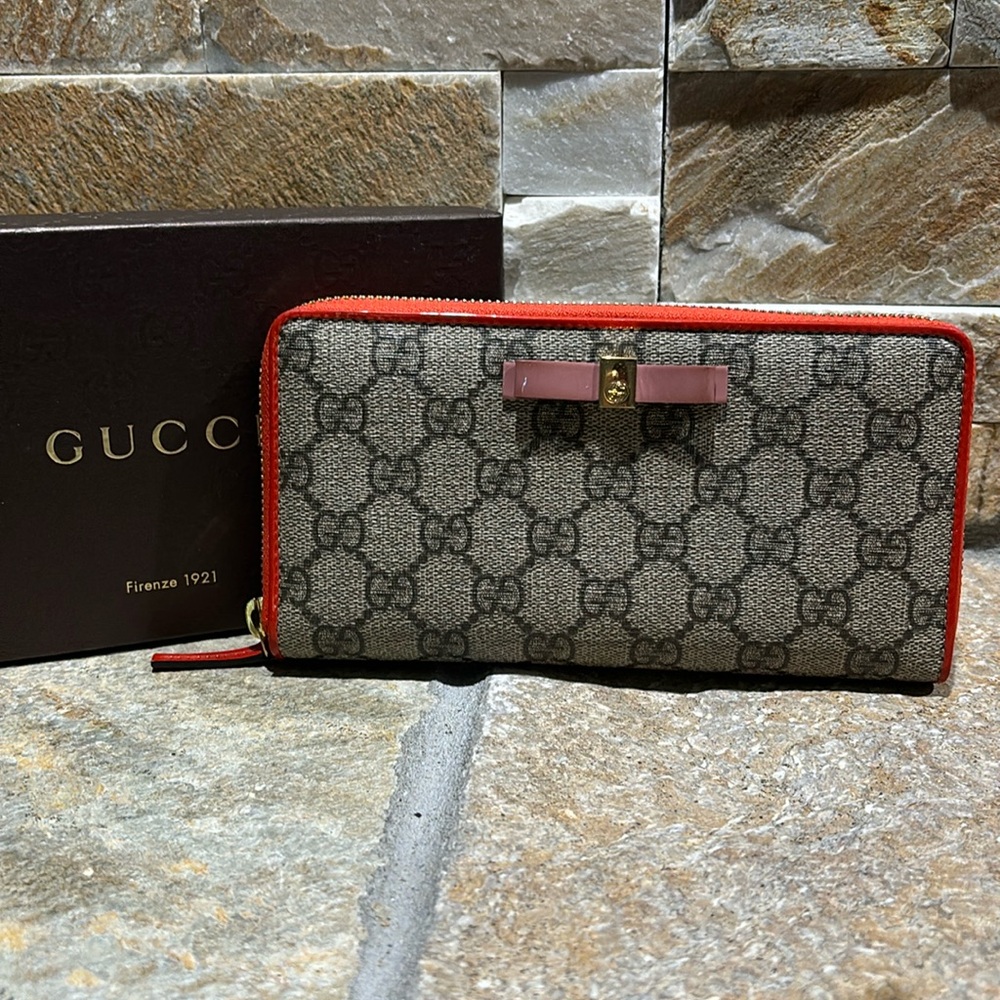 GUCCI GG monogram multi color long wallet.